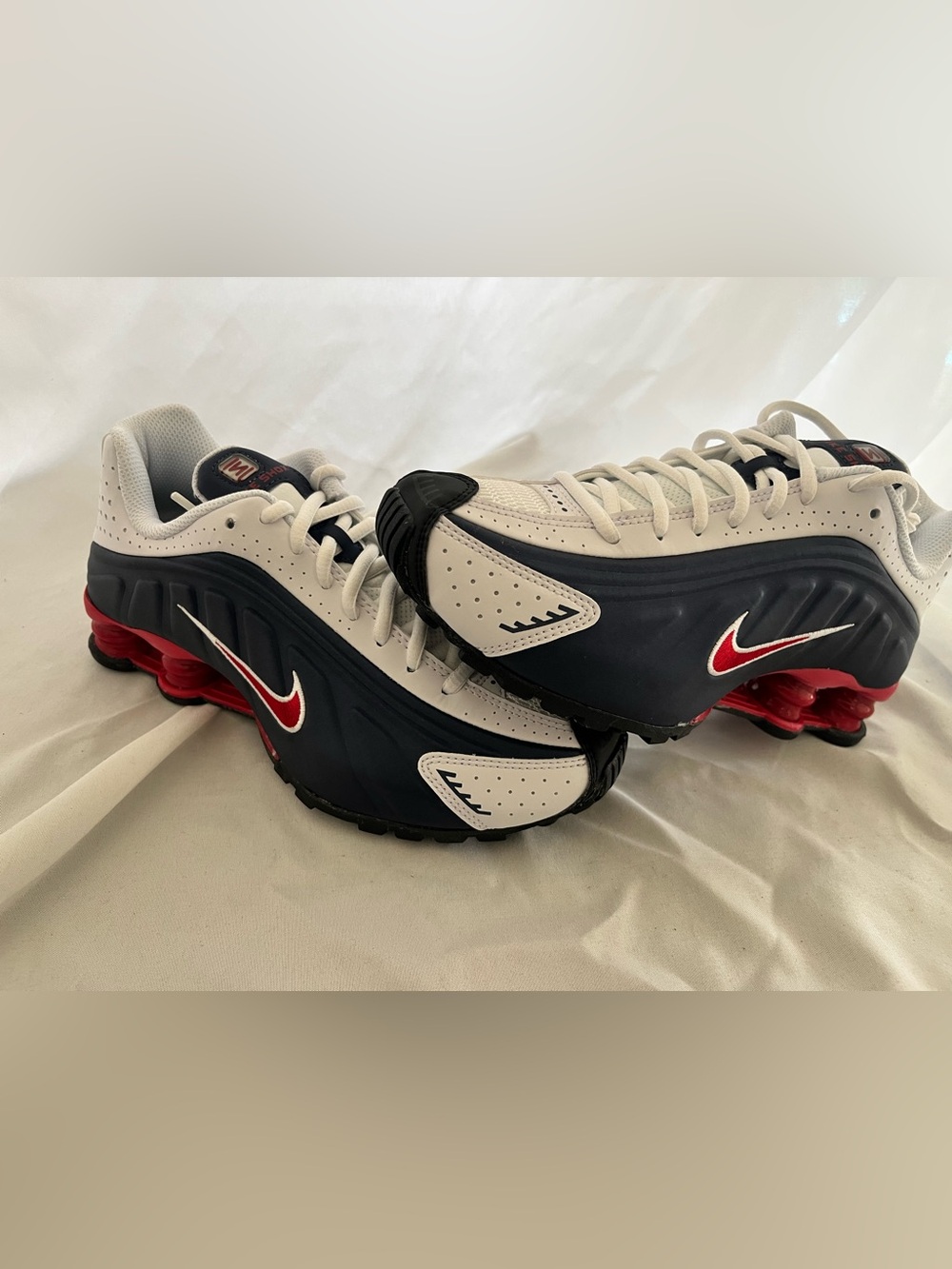 Nike Shox R4- Women’s - Red/White/Blue Edition BNWT 5y/6.5W